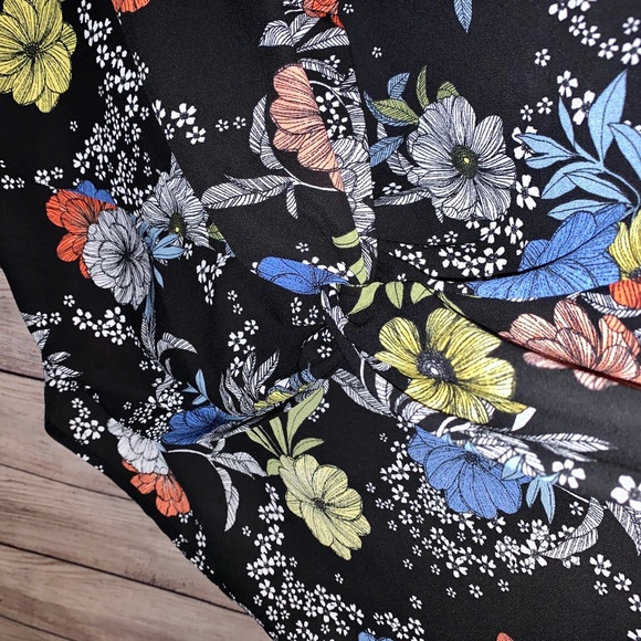 Pink Rose Floral Blouse with Front Knot - Medium - Picture 3 of 3